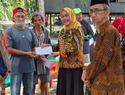 Pemkab Majene dan BAZNAS Salurkan Bantuan Korban Kebakaran di Galung Tengah