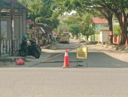 Pekerjaan pemeliharaan jalan Dinas pupr kabupaten Majene di diduga di kerjakan asal asalan, alat berat memakai solar subsidi.