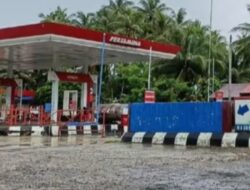 SPBU tammerodo sendana di duga jadi sarang mafia BBM Subsdi polda sulbar di minta turun tangan.