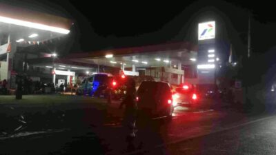 SPBU TINAMBUNG,DI DUGA BERSARANG MAFIA BBM SUBSIDI POLRES POLMAN DI DUGA TUTUP MATA.